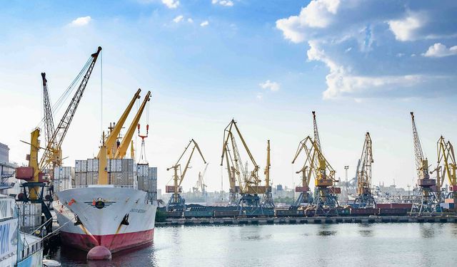 Rusya: Odesa yakınlarında silah taşıyan gemileri vurduk