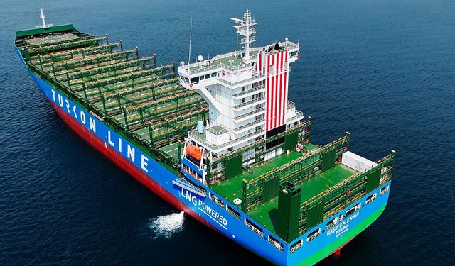 Türkiye'nin ilk ve en büyük LNG'li konteyner gemisi ‘Kaşif Kalkavan’ servise başlıyor