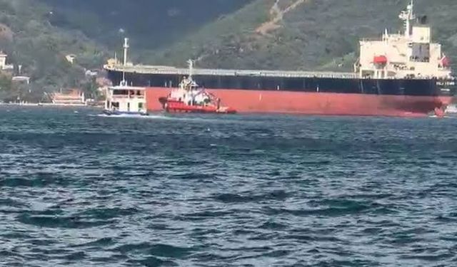 İstanbul Boğazı'nda gemi trafiği çift yönlü durduruldu