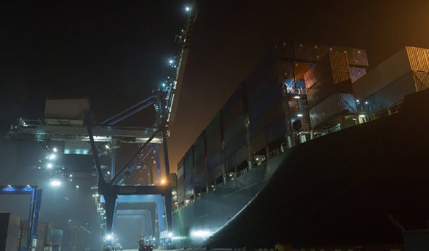 Yoğun sis Çin limanlarında nakliyeyi durdurdu