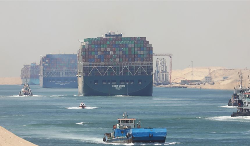 "Süveyş Kanalı'ndaki ticaret iki ayda yıllık yüzde 50 azaldı"