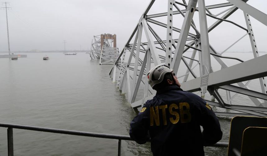 Yıkılan köprüden nehre düşen 2 kişinin cansız bedenine ulaşıldı