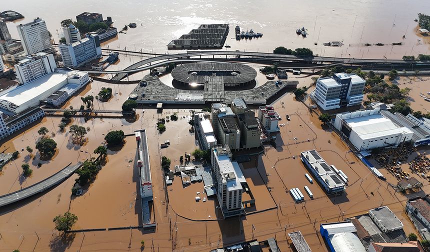 Brezilya'daki sel felaketi tahıl limanını vurdu