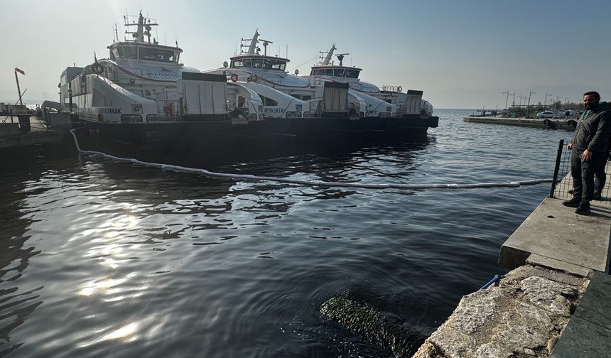 İzmir'de iskele yakınında petrol kaynaklı kirlilik tespiti