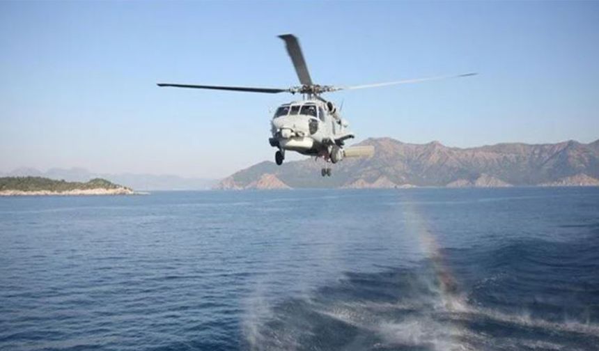 Askeri helikopter denize acil iniş yaptı