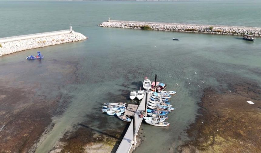 Göl çekildi, balıkçı tekneleri karaya oturdu