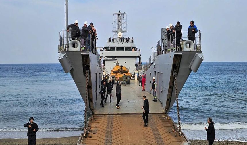 Yeni Tip Çıkarma Gemisi Ç-159 Yalova kıyısında test edildi