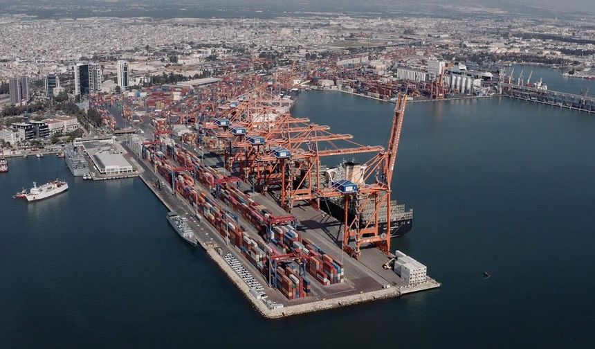 Uraloğlu: Kasım’da limanlarda 46,8 milyon ton yük elleçlendi