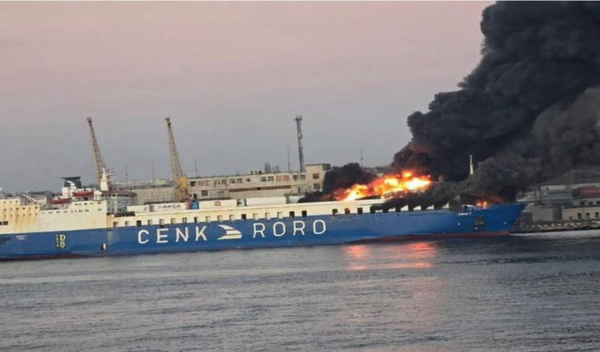 Cenk Denizcilik Gemisi Füze Saldırısına Maruz Kaldı