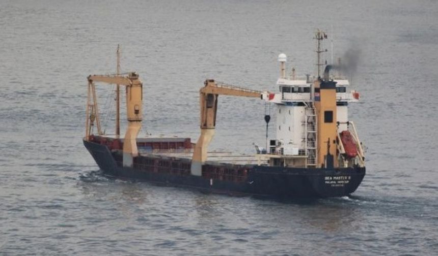 İspanya yakıtı bitmeden sürüklenen eski yük gemisini kurtardı