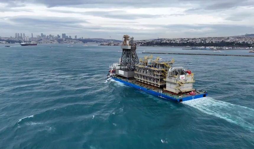 Osman Gazi Platformu ve Yıldırım Sondaj Gemisi yükleri Boğaz’dan geçti