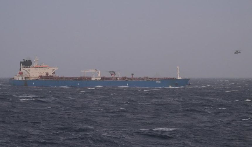 Fransa’nın el koyduğu "Grinch" tankeri Marsilya'da limana çekildi