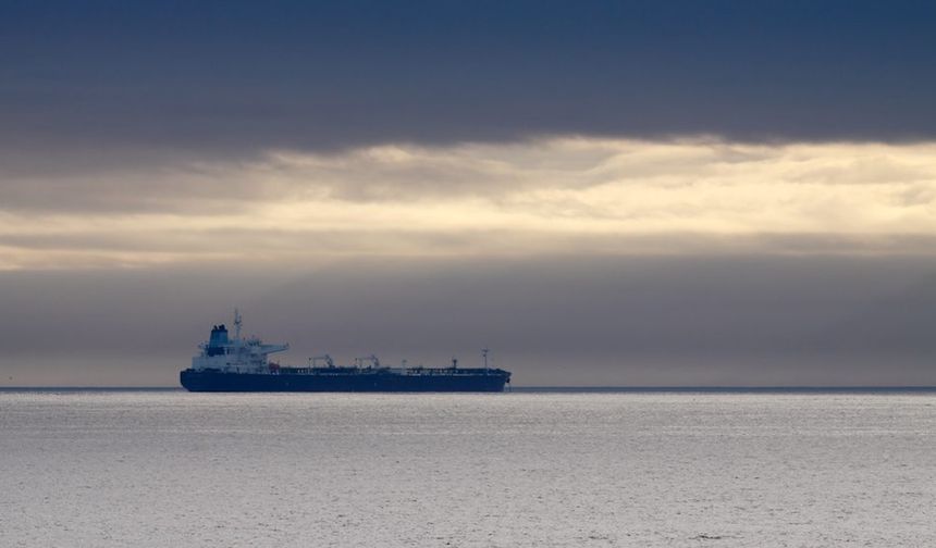Yaptırımlı tanker İspanya açıklarında arızalandı
