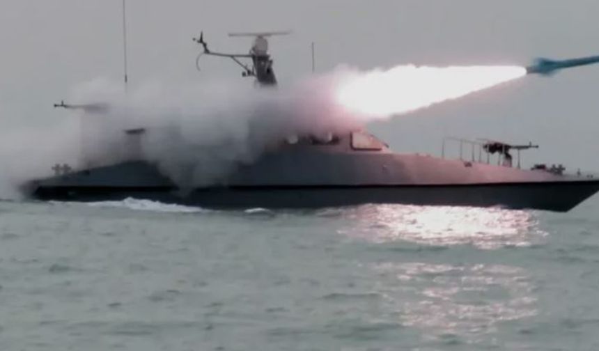 İran'dan Cenevre müzakeresi öncesi Hürmüz'de askeri tatbikat