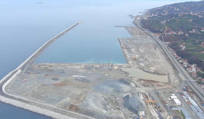 Rize'de İyidere Lojistik Limanı inşaatı sürüyor