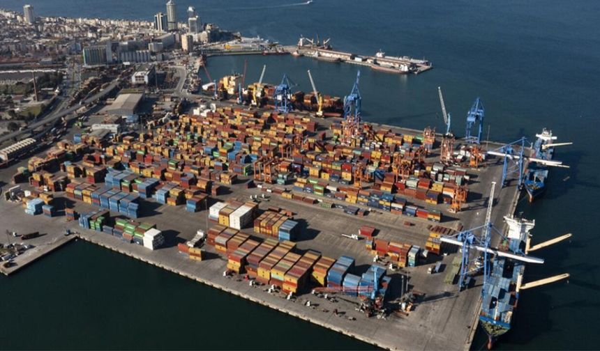 İzmir Alsancak Limanı'nın işletmesi Albayrak grubuna devredildi