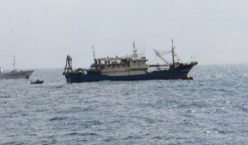 Japonya, Çinli balıkçı teknesine el koydu