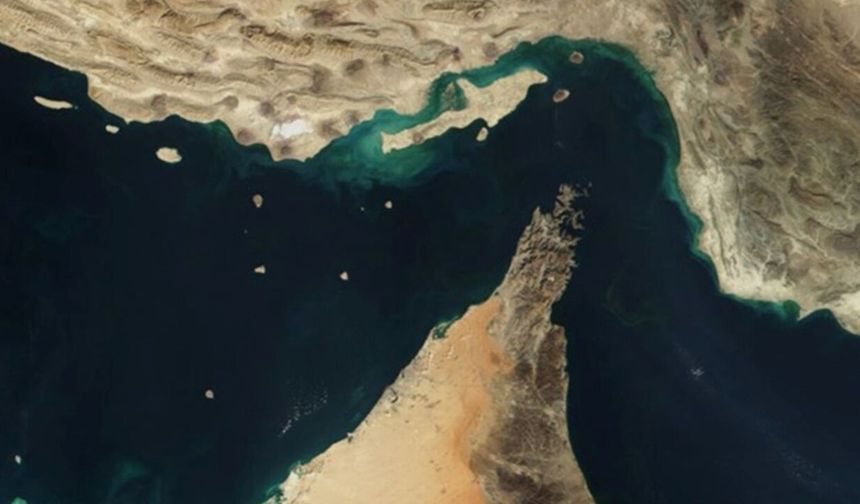 İran, Hürmüz Boğazı’nı ulaşıma kapattı