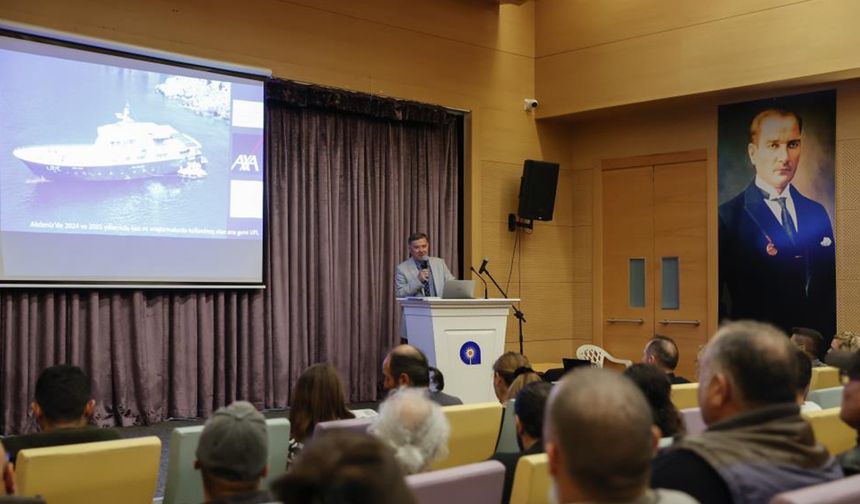 "Her batık, kendi dönemine ışık tutan birer zaman kapsülü niteliğinde"