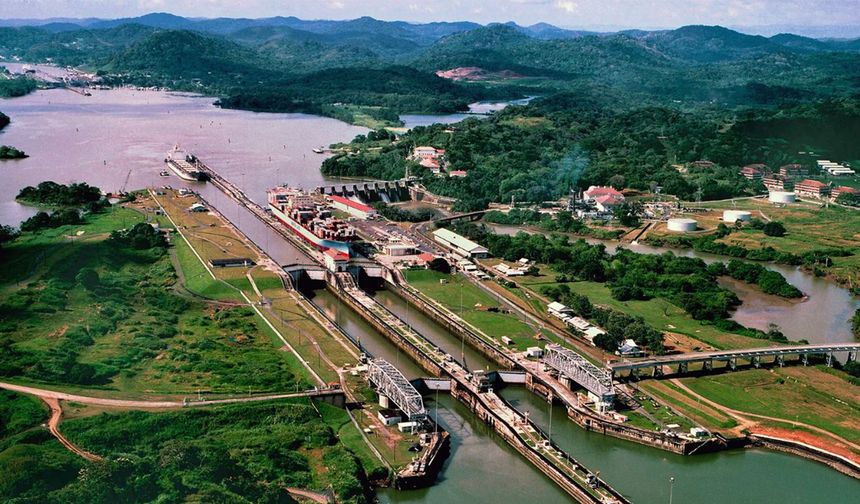 Panama'da tartışmalı iki terminalin işletmesi Maersk ve MSC'ye verildi