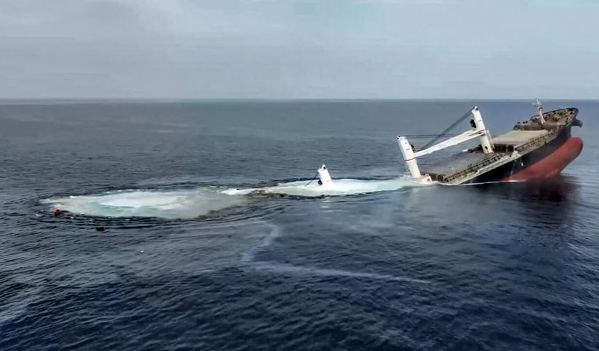 Fas açıklarında Panama bayraklı yük gemisi battı