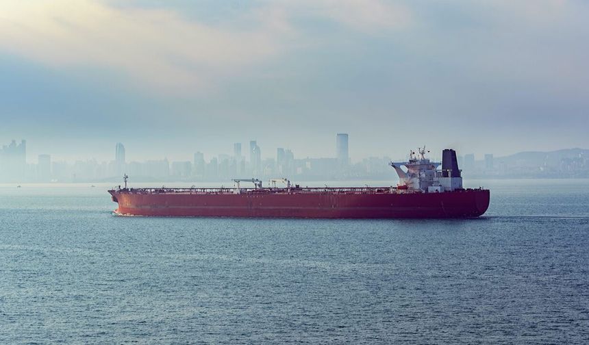 ABD, denizdeki Rus petrolü için yaptırımları esnetiyor