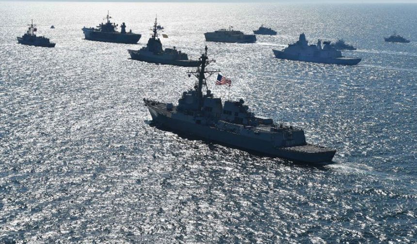 "ABD donanması Hürmüz'den geçen gemilere yakında eşlik edecek"