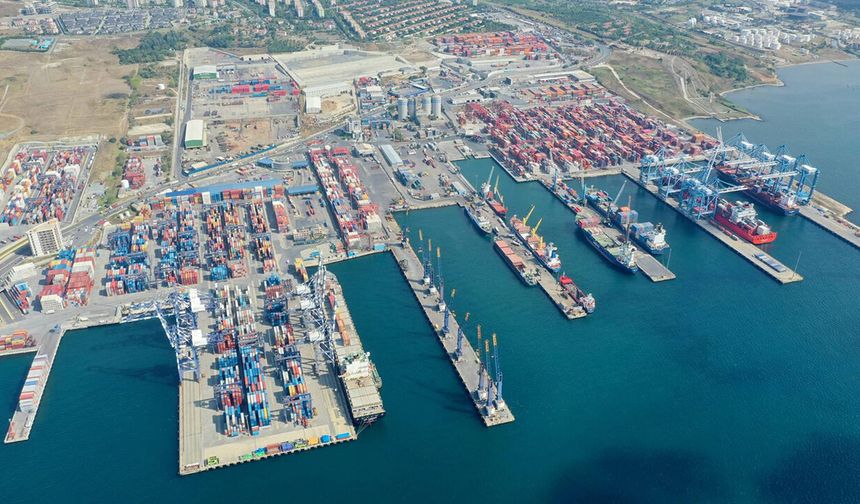 "Türk limanları tüm büyük projelerin kalbinde yer alıyor"