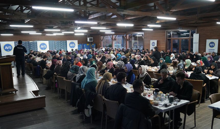 AVS, Vefa Kıraathanesi ile üçüncü kez iftar sofrasında buluştu