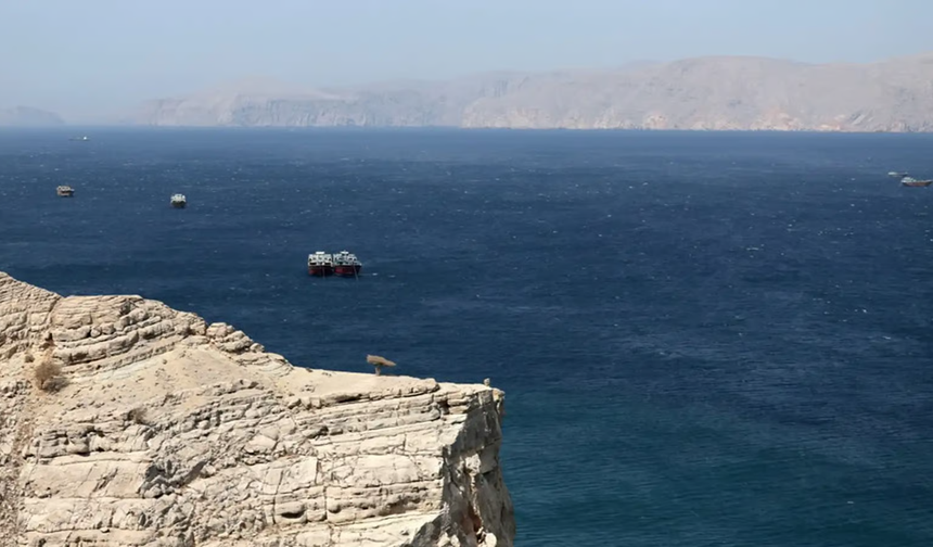 Hürmüz Boğazı’ndan geçişlerde son durum: 77 gemi