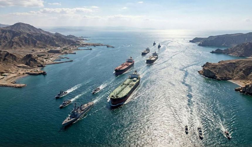 İran: Hürmüz Boğazı'nı geçmeye çalışan 10 tanker vuruldu