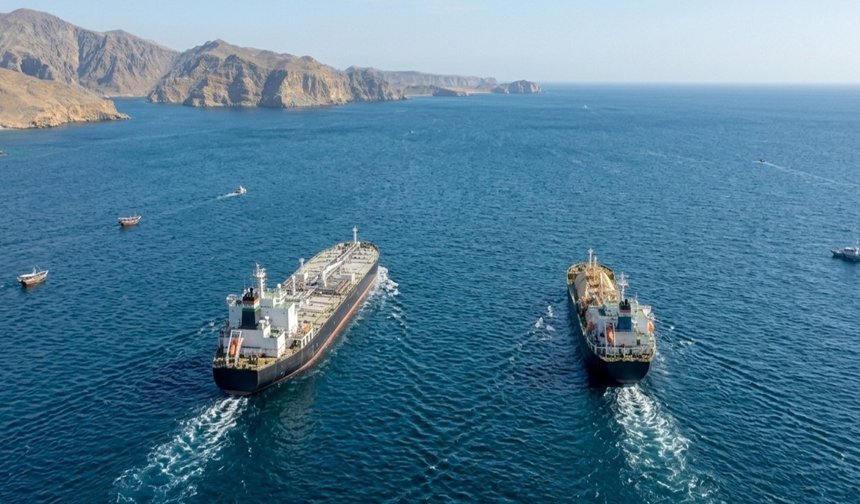 Hindistan'a ait LPG tankerleri Hürmüz Boğazı'ndan geçti