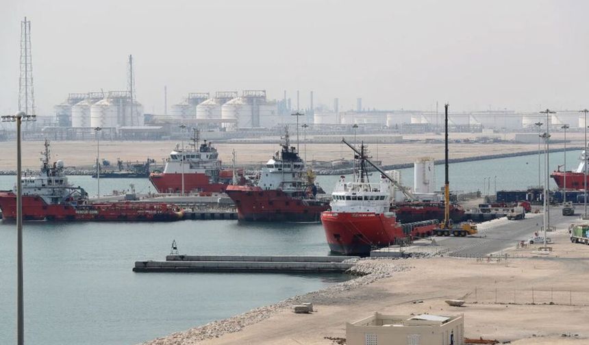 Katar, LNG tankerlerini kiralamayı teklif etti