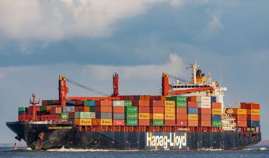 Maersk ve Hapag-Lloyd’un işlettiği gemiye Cebel Ali açıklarında saldırı