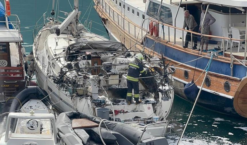 Fethiye’de göçmen kaçakçılığı yapılan tekne yandı