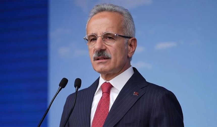Uraloğlu: 15 Türk sahipli gemi Hürmüz Boğazı’nda bekliyor