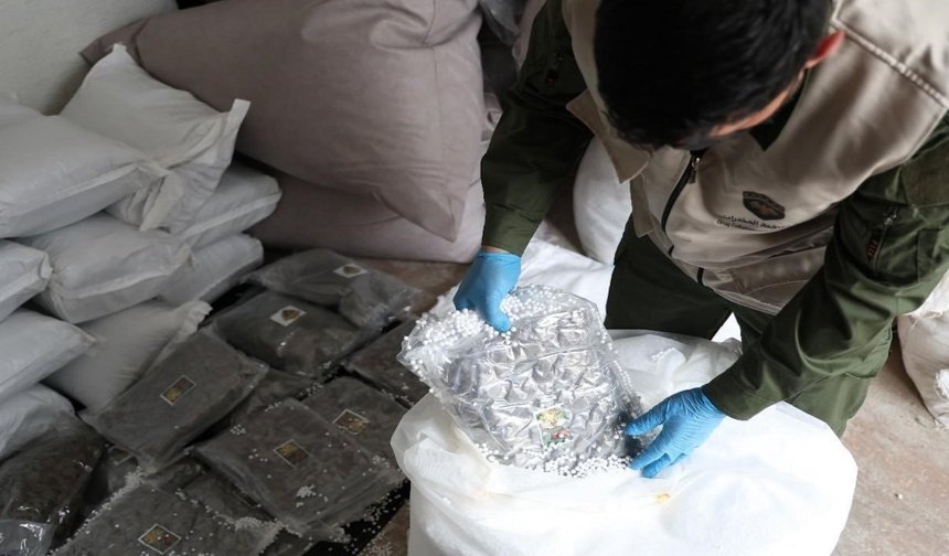 Uyuşturucu yüklü gemiye ortak operasyon