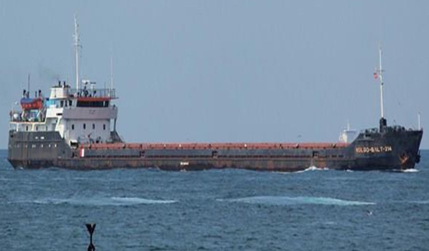 Azak Denizi'nde saldırıya uğrayan Rus tahıl gemisi battı