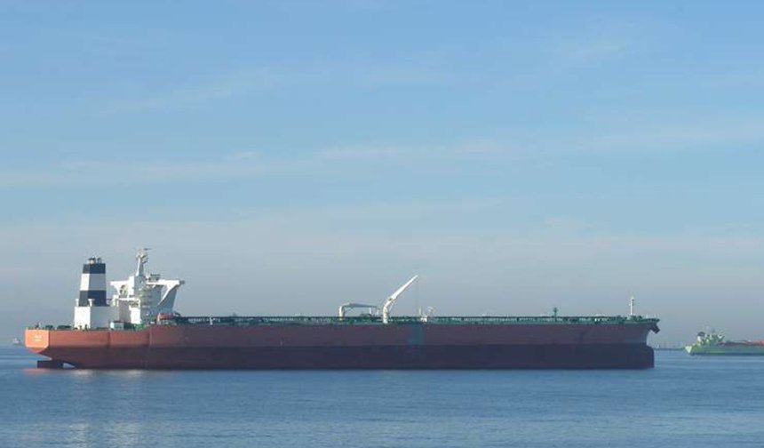 Hürmüz Boğazı'ndan bir tanker gemisi daha geçti