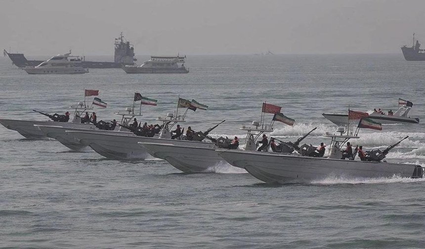 İran'ın küçük botları büyük tehdit