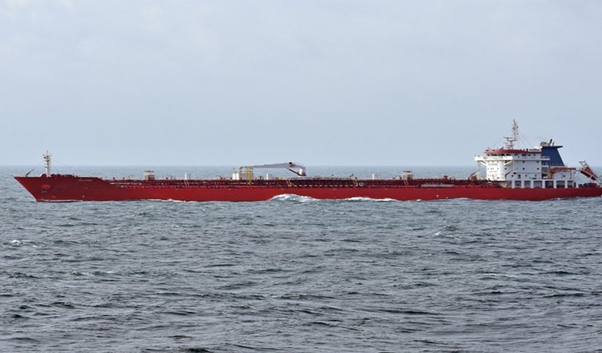 Çin tankeri Hürmüz'de ablukayı deldi