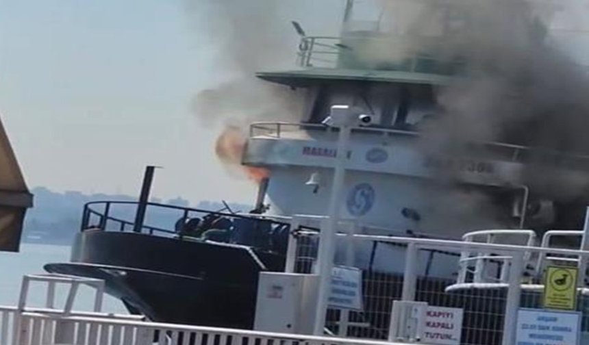 Sarıyer’de demirli teknede yangın