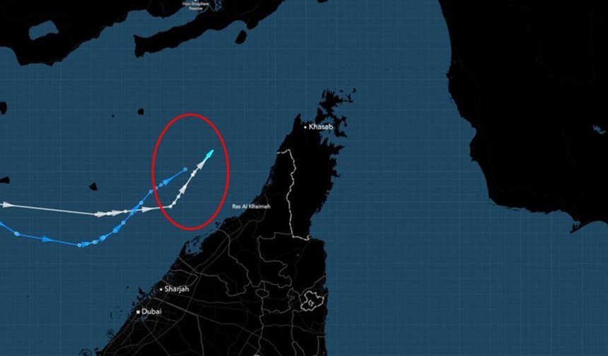 Dünya 2 gemiyi adım adım takip ediyor