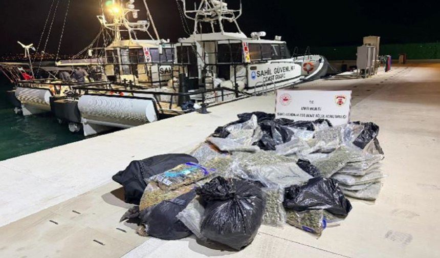 Ayvalık açıklarındaki tekneye uyuşturucu operasyonu