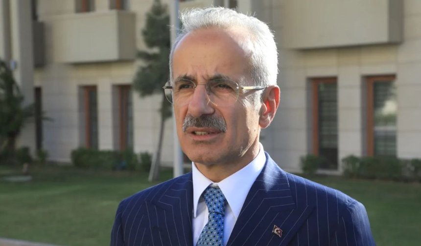 Uraloğlu: Hürmüz'deki 8 geminin tahliyesi için çalışıyoruz