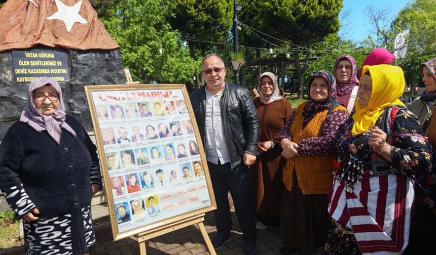 26 yıl önce deniz faciasında hayatını kaybeden 38 kişi anıldı