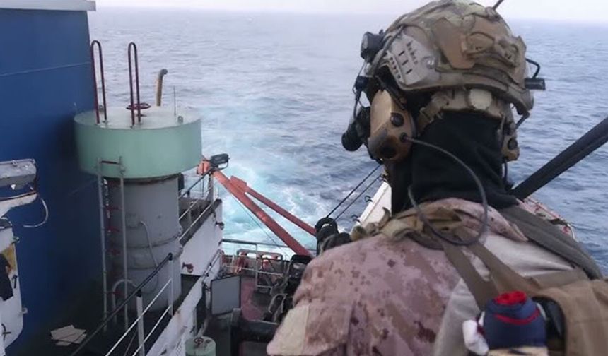 ABD, İran bayraklı gemiye asker çıkardı