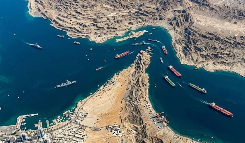 İran, Hürmüz Boğazı'nda denetim altındaki sınırları açıkladı
