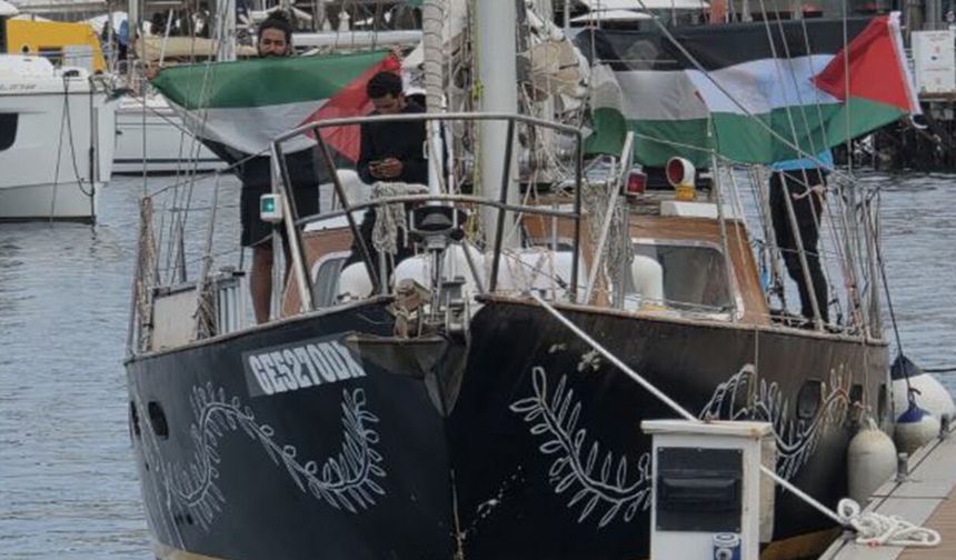 Küresel Sumud Filosu'ndaki tekne Baf Limanı'na çekildi