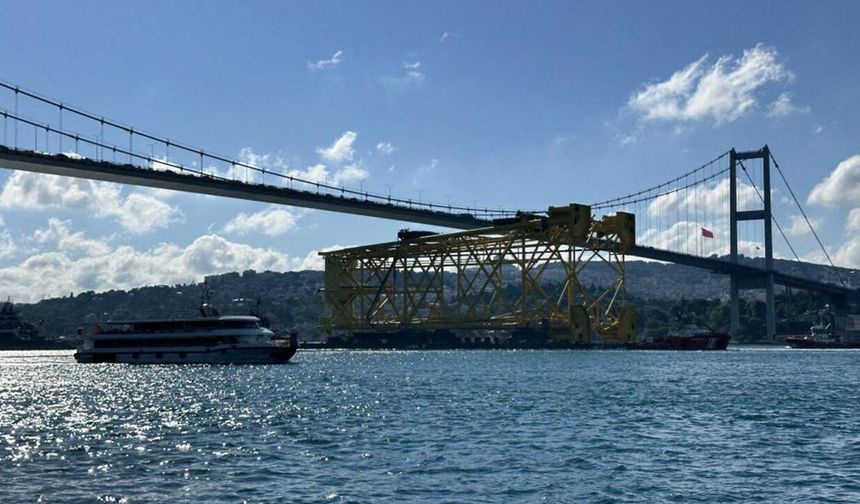 350 metrelik sondaj platform iskelesi İstanbul Boğazı'nda